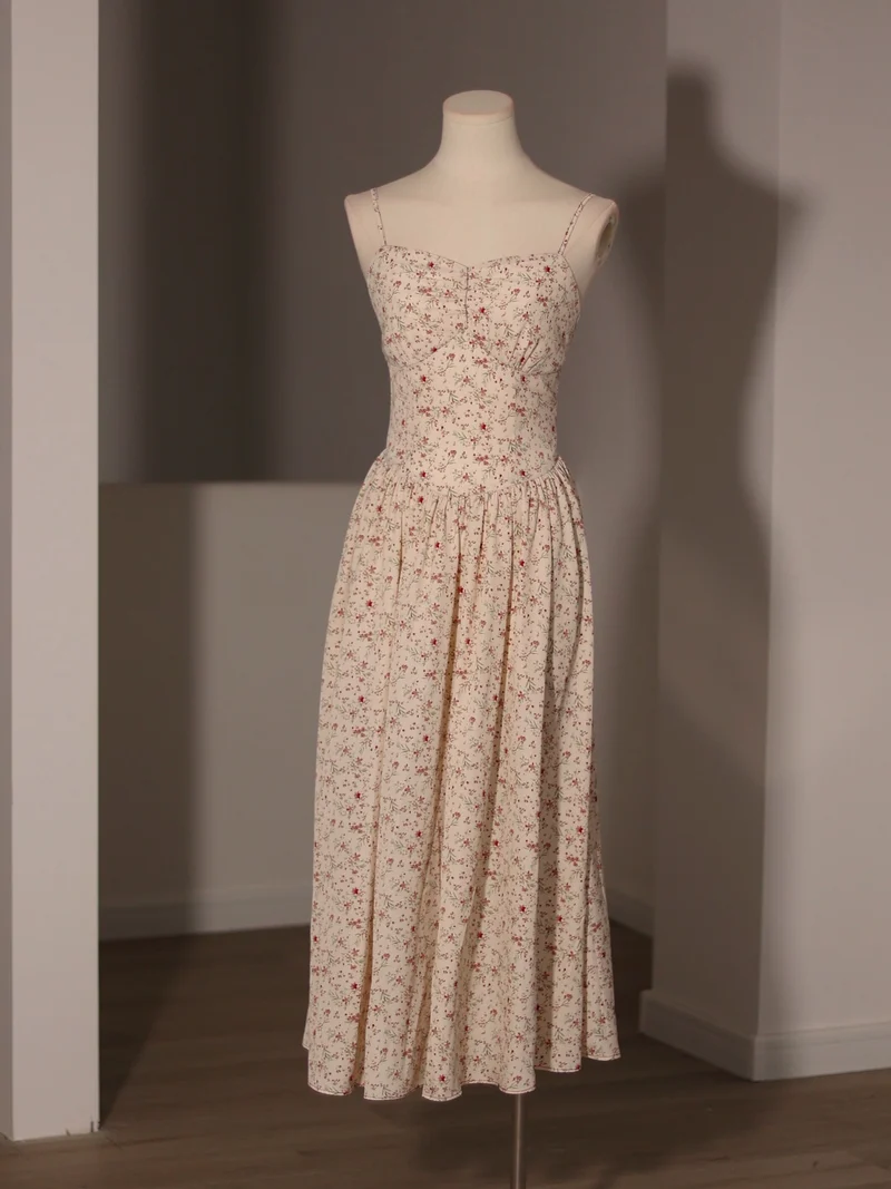 Robe trapèze florale d'été à bretelles spaghetti