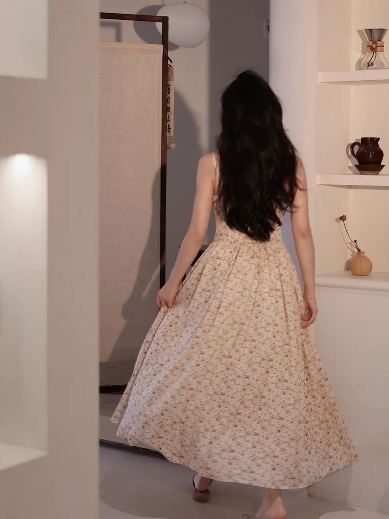 Robe trapèze florale d'été à bretelles spaghetti