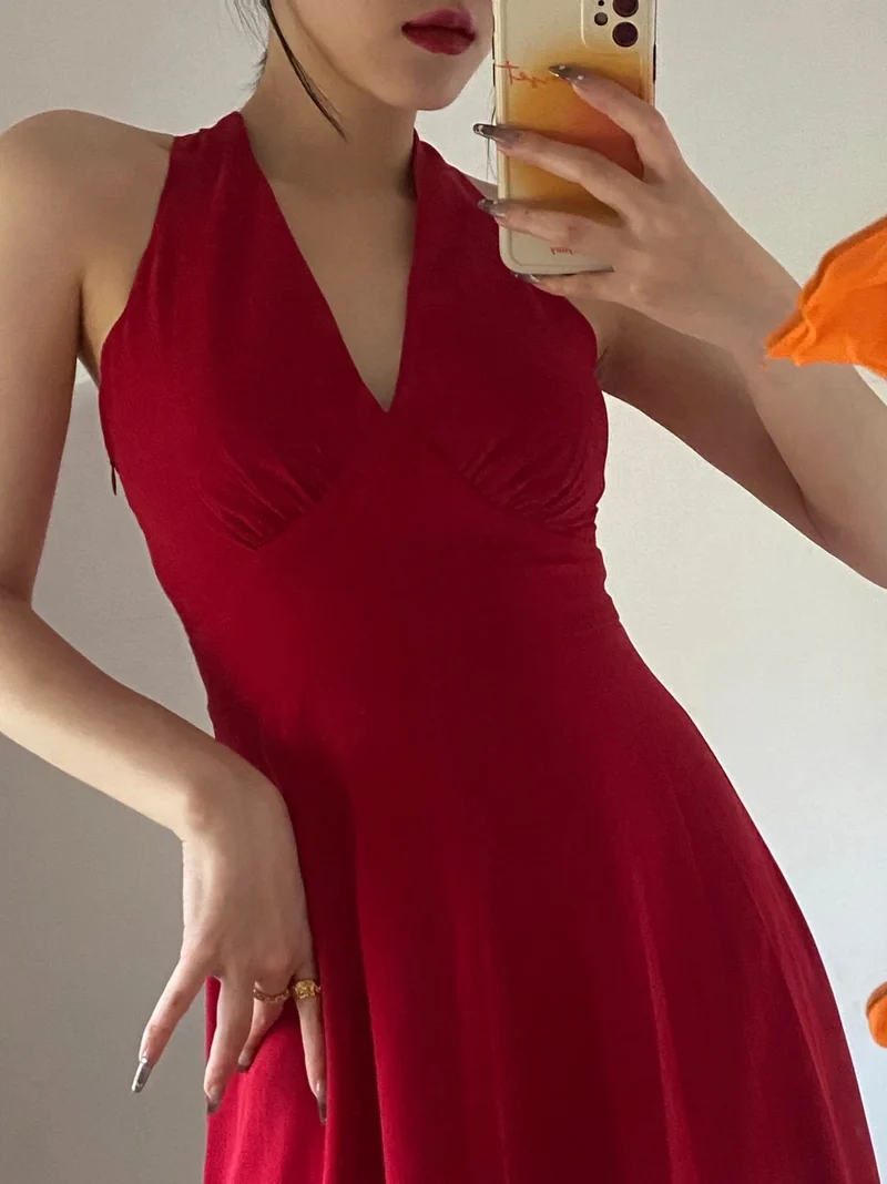 Robe midi rouge Halter vintage inspirée des années 50