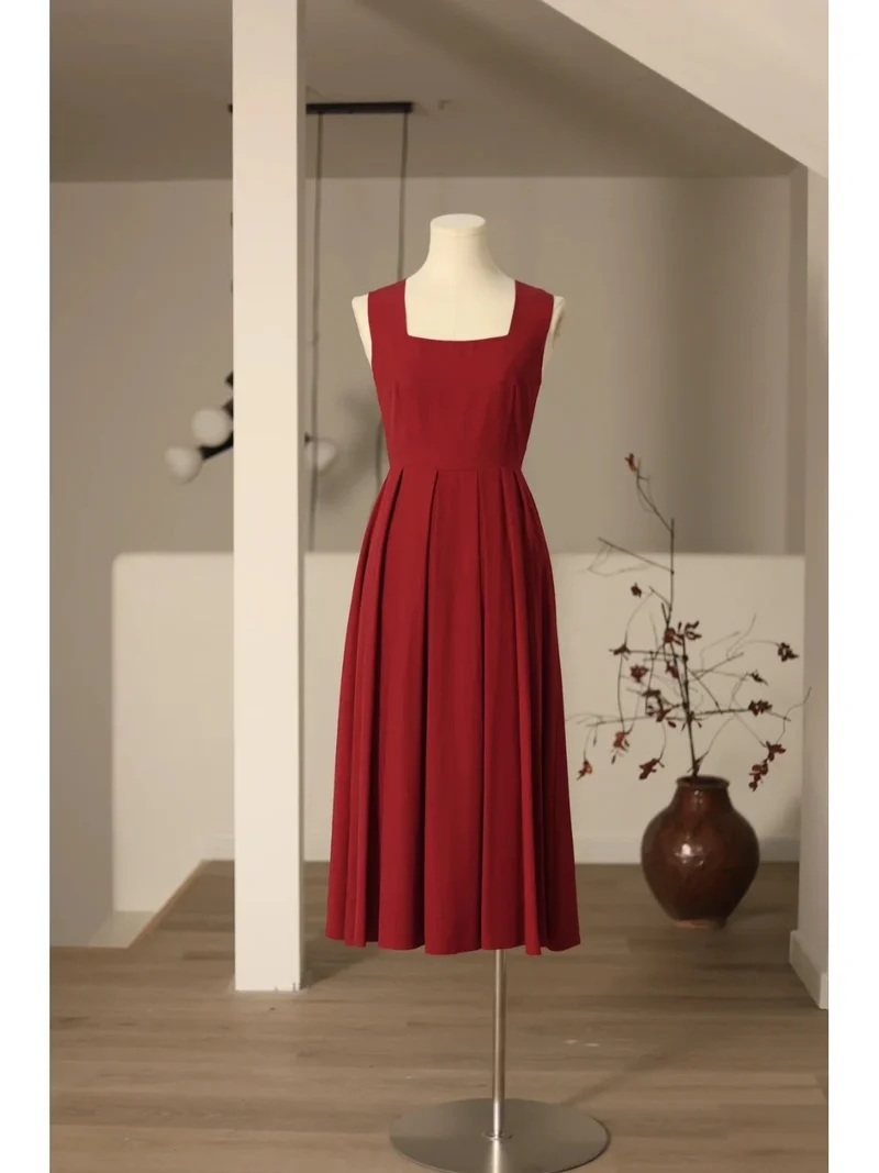 Robe vintage bordeaux à col carré des années 50