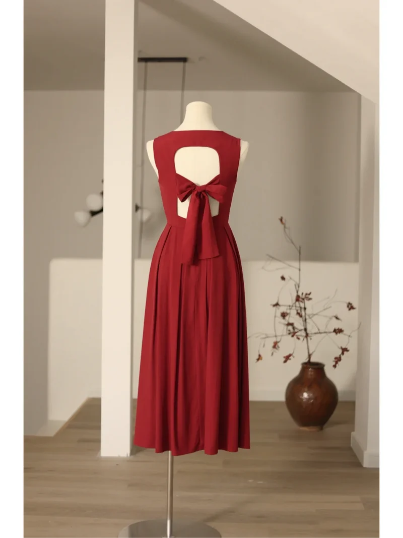 Robe vintage bordeaux à col carré des années 50