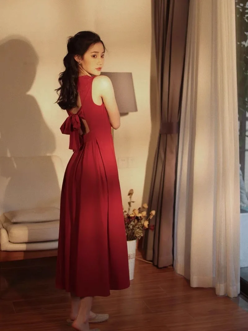 Robe vintage bordeaux à col carré des années 50