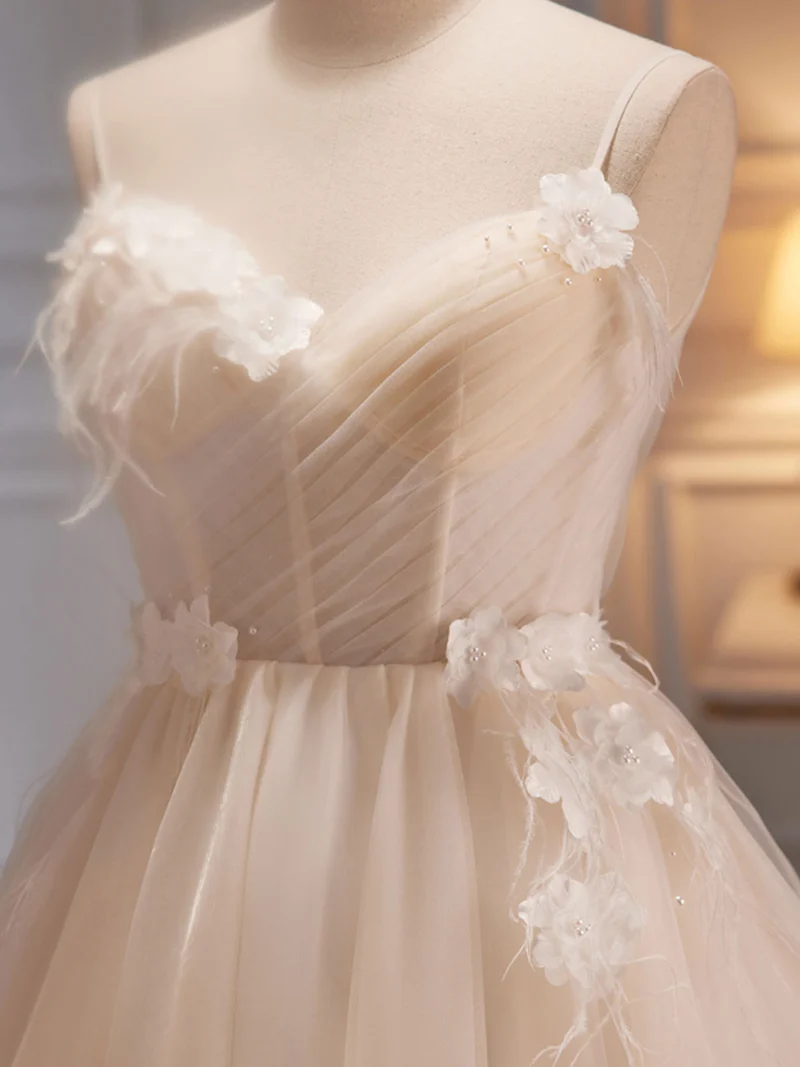 Jolie robe de soirée blanche sans bretelles, robe de mariée courte