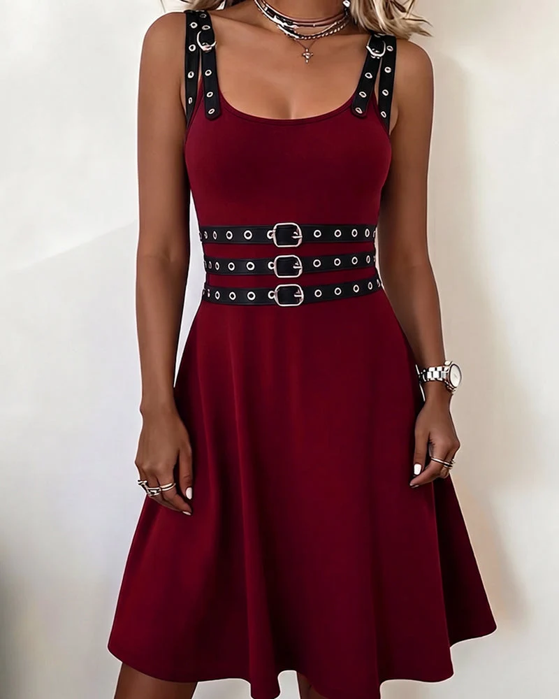 Robe Col Carré Bretelles Anneau Métallique Sans Manches