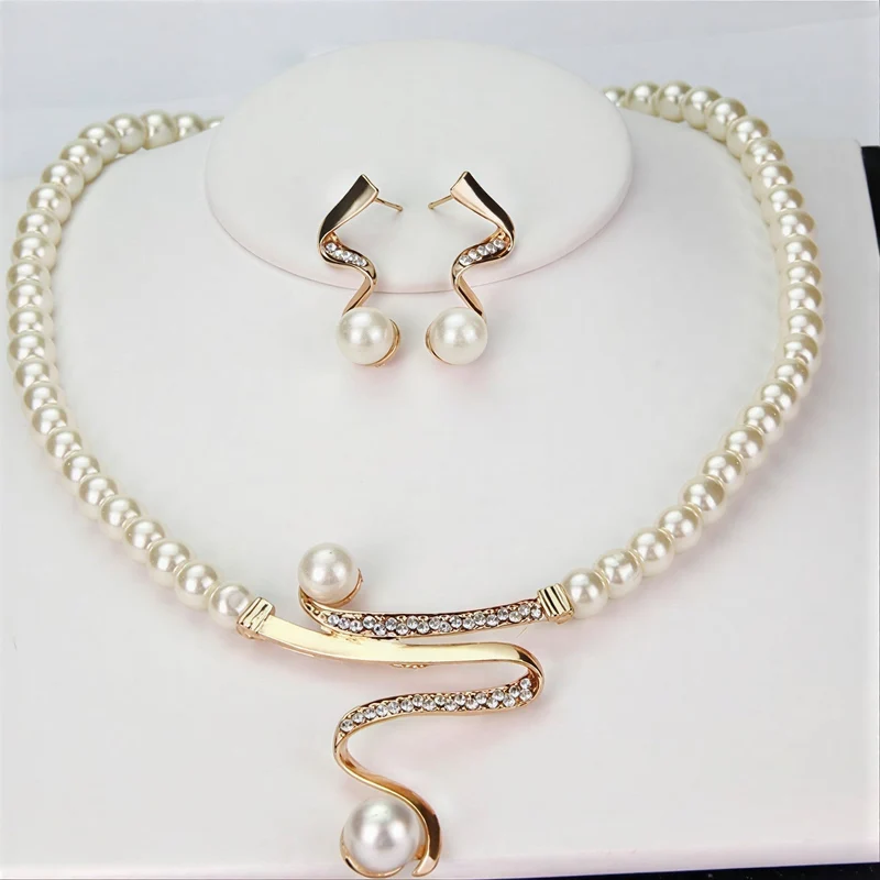 Parure Collier Perles avec Boucles d’Oreilles