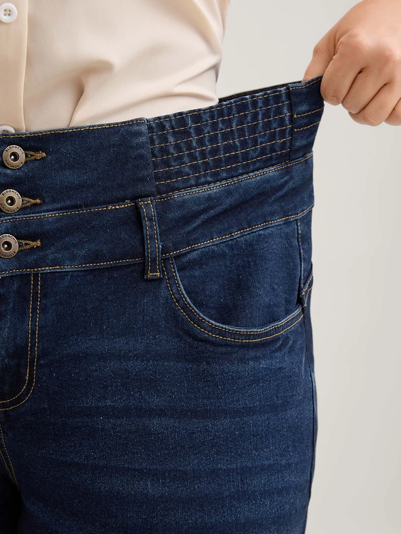 Waist-Cinching Sculpted Skinny-Fit Jeans