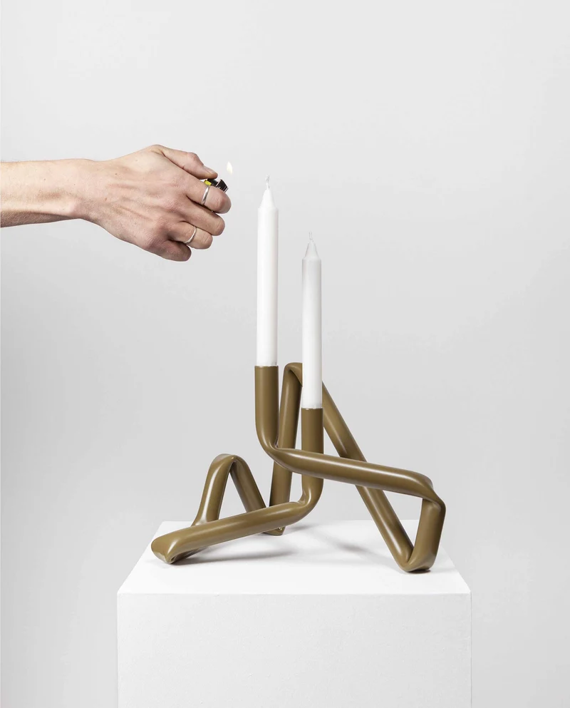 Chandelier en aluminium peint