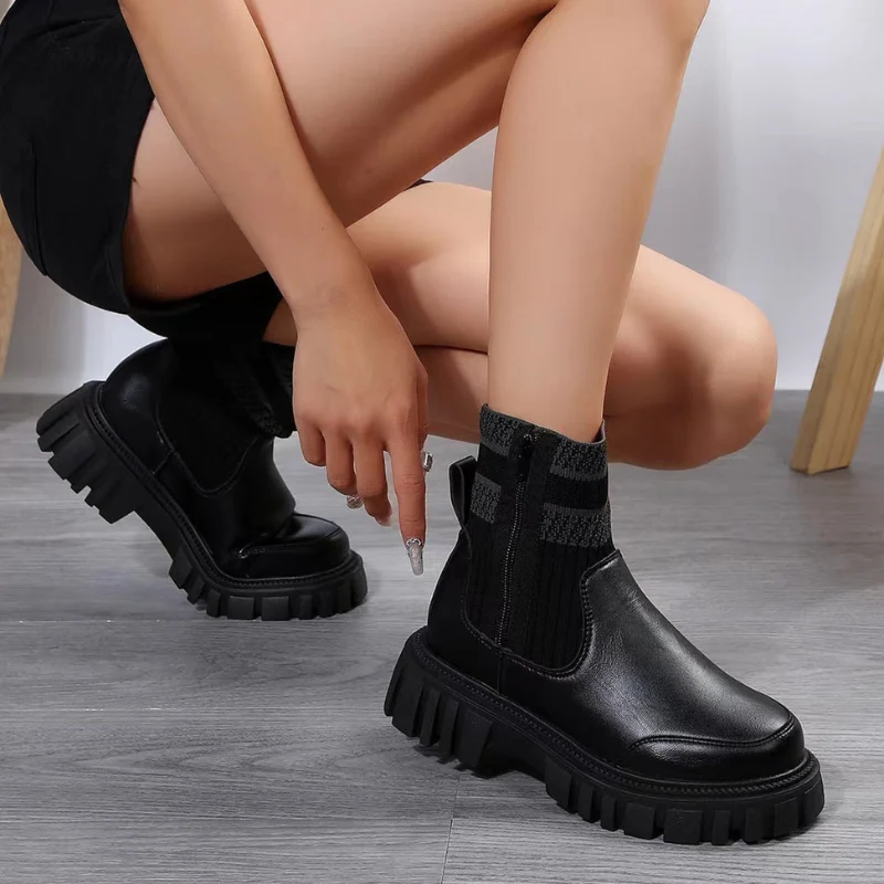 Zara – Chaussures à bout rond avec fermeture éclair latérale et semelle antidérapante