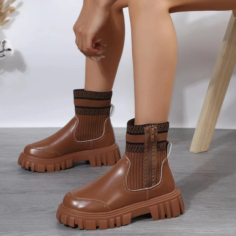 Zara – Chaussures à bout rond avec fermeture éclair latérale et semelle antidérapante