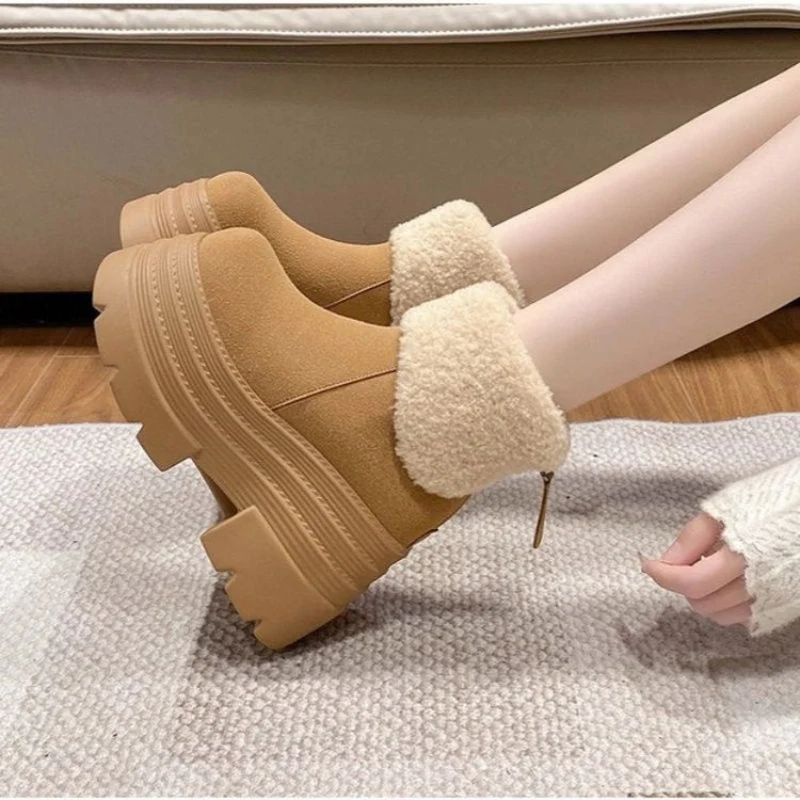 Zaria – Chaussures montantes à bout rond et semelle épaisse texturée