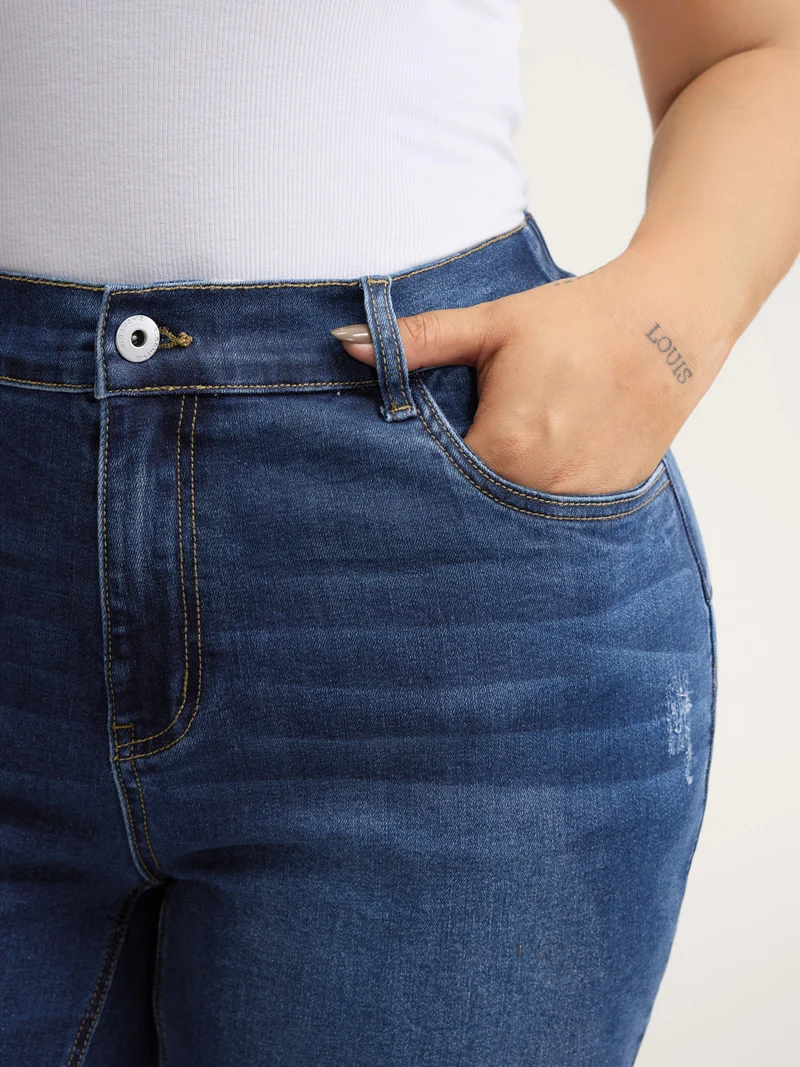 Stretchy Butt-Lifting Rubber Waist Straight-Leg Jeans