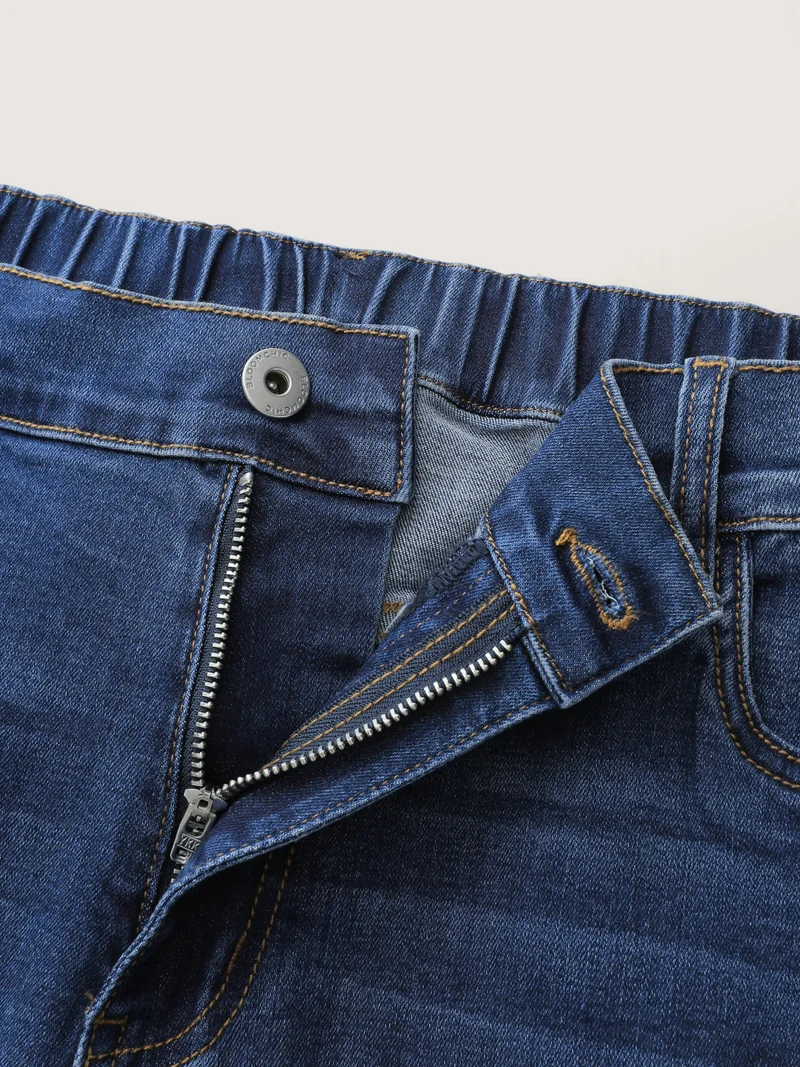 Stretchy Butt-Lifting Rubber Waist Straight-Leg Jeans