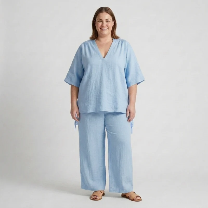 Ensemble deux pièces grande taille pour femme avec haut ample à col en v et pantalon fluide