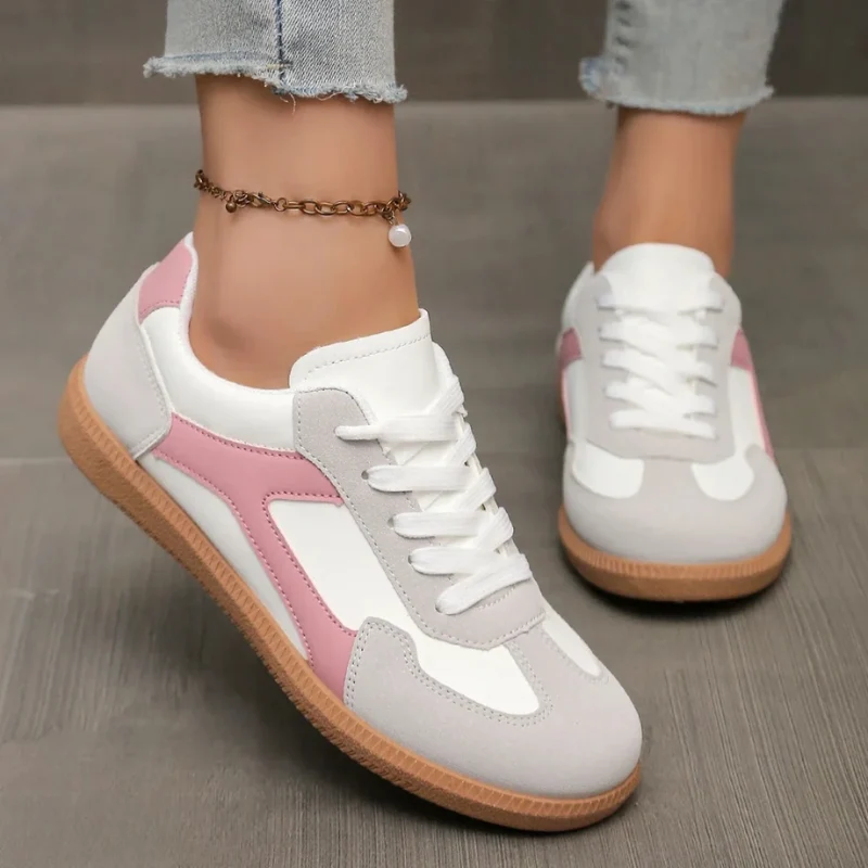 Chaussures de sport pour femme - modèle bas à panneaux - activités