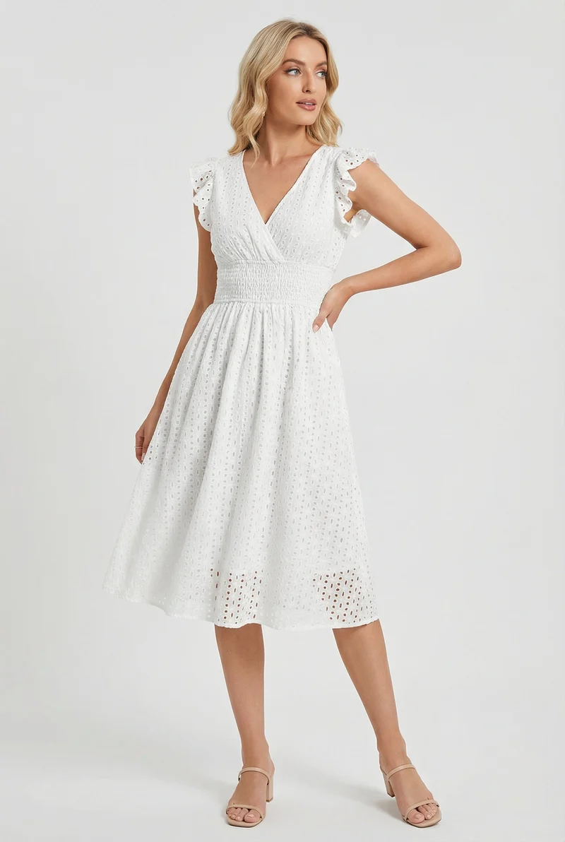 Vêtement mi-long pour femme - robe trapèze ajourée à taille smockée | vacances