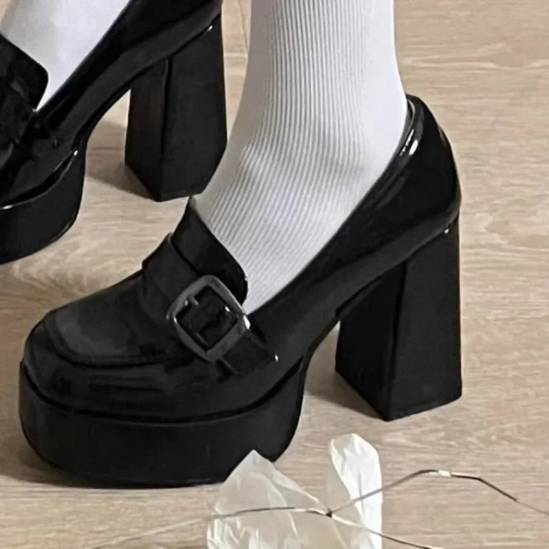 Chaussures à Talon Compensé avec Boucle