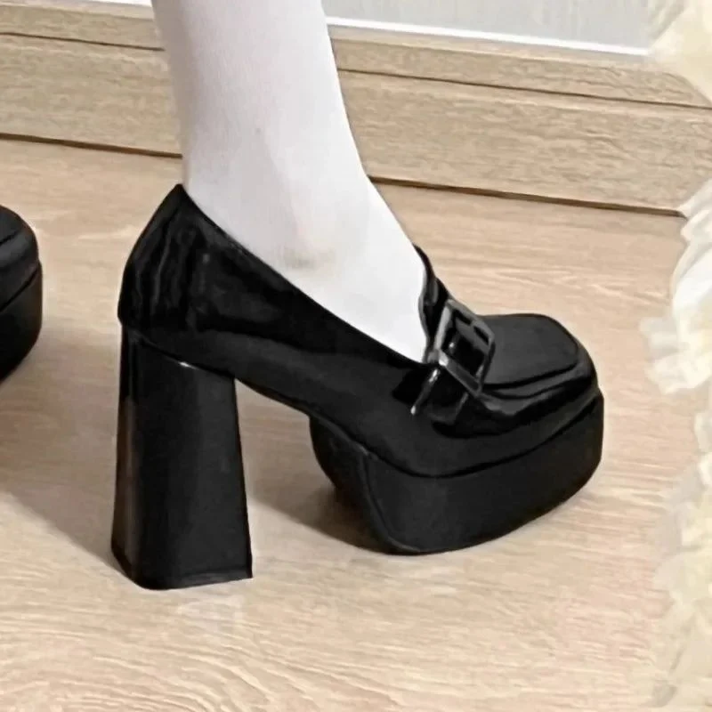 Chaussures à Talon Compensé avec Boucle