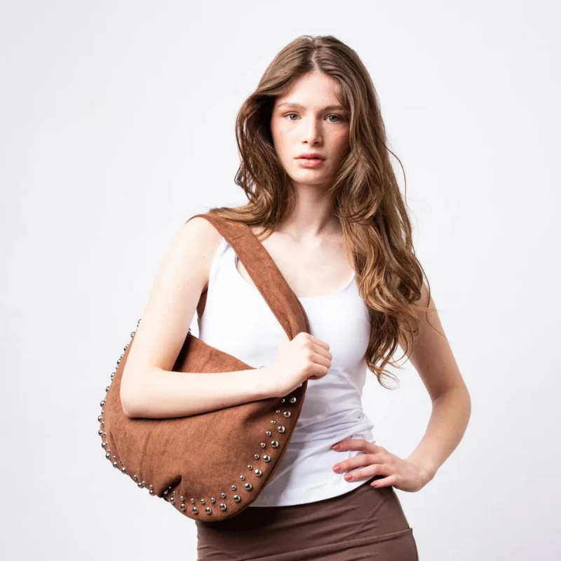 Sac à bandoulière femme avec détails rivets