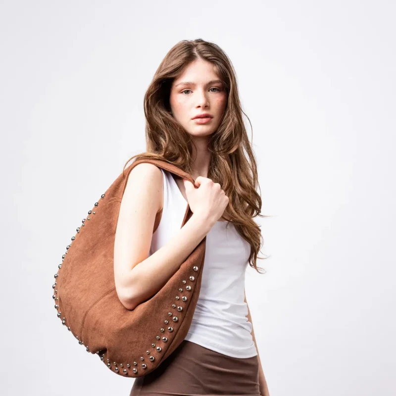 Sac à bandoulière femme avec détails rivets