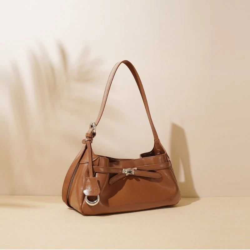 Sac bandoulière avec fermoir et fermeture éclair