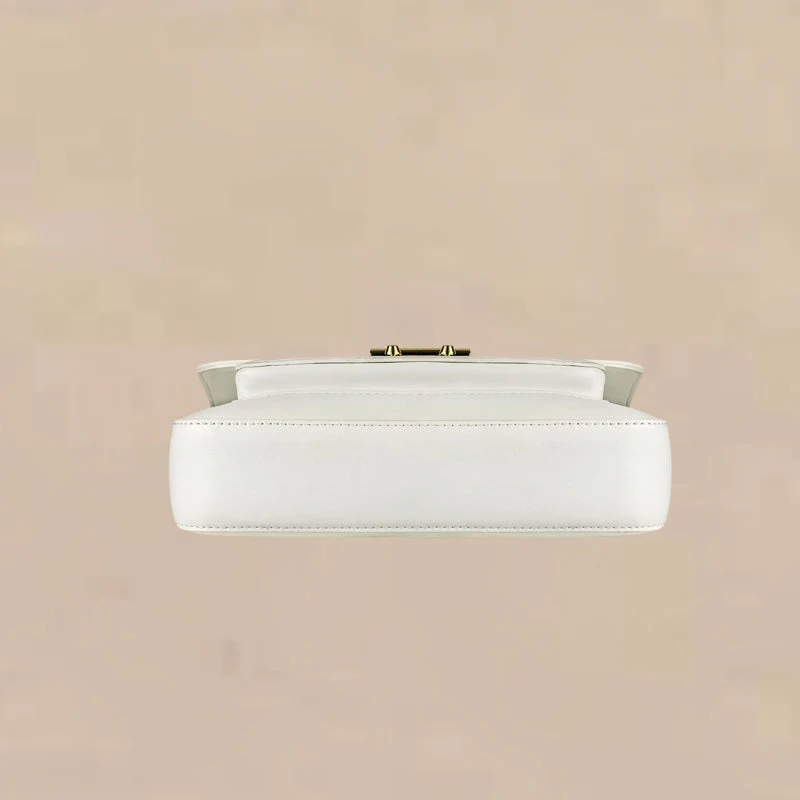 Sac bandoulière structuré avec sangle réglable à boucle