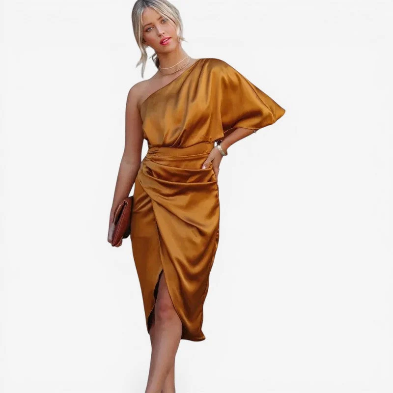 Robe portefeuille courte asymétrique à une épaule avec fente