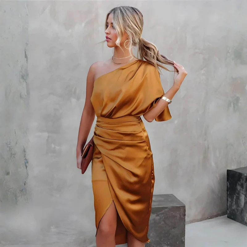 Robe femme asymétrique une épaule drapée