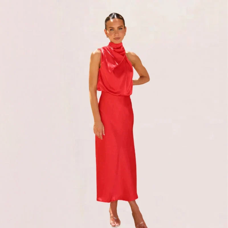Robe midi drapée sans manches à col halter