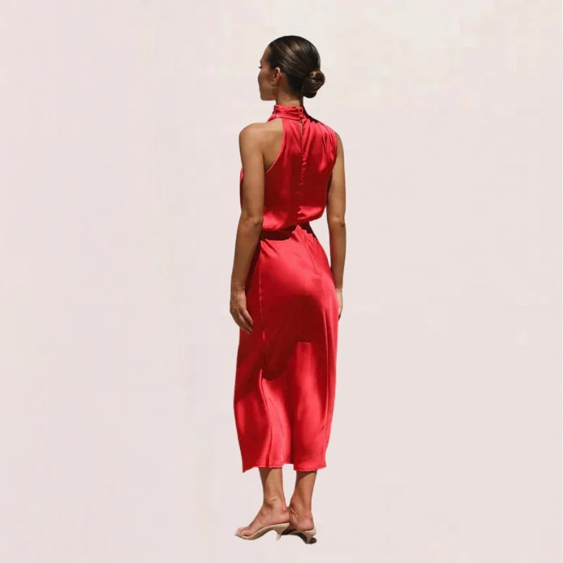 Robe midi drapée sans manches à col halter