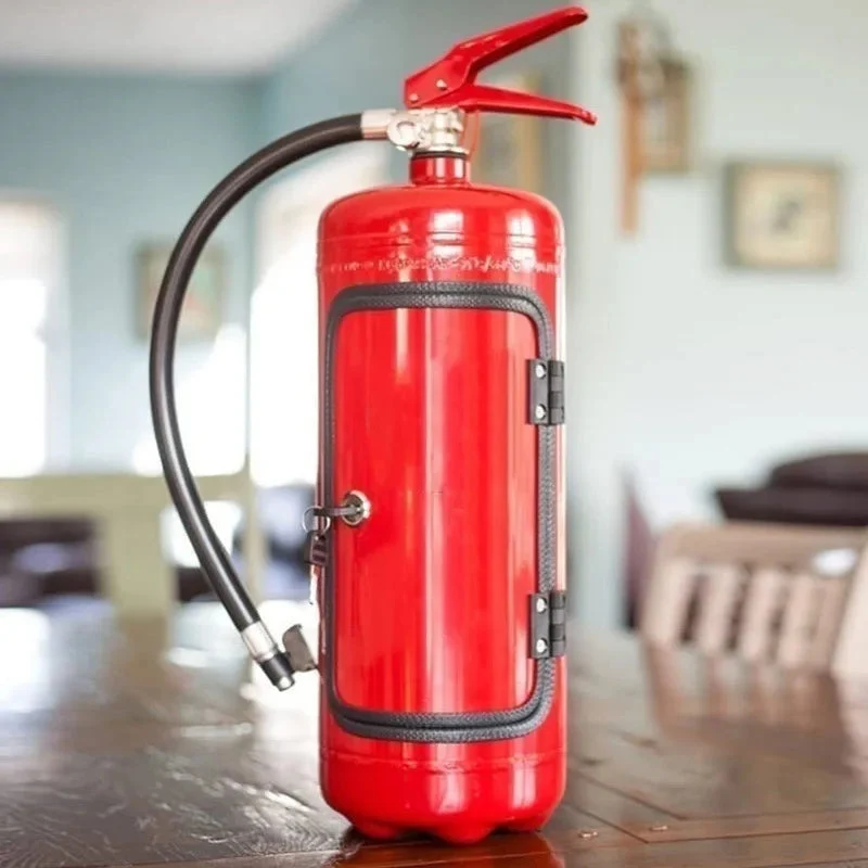 FireVault – Rangement dissimulé pour bouteille au design d’extincteur