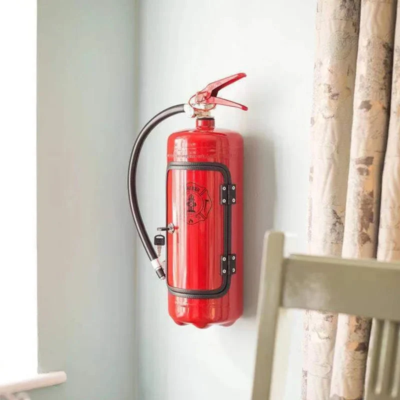 FireVault – Rangement dissimulé pour bouteille au design d’extincteur
