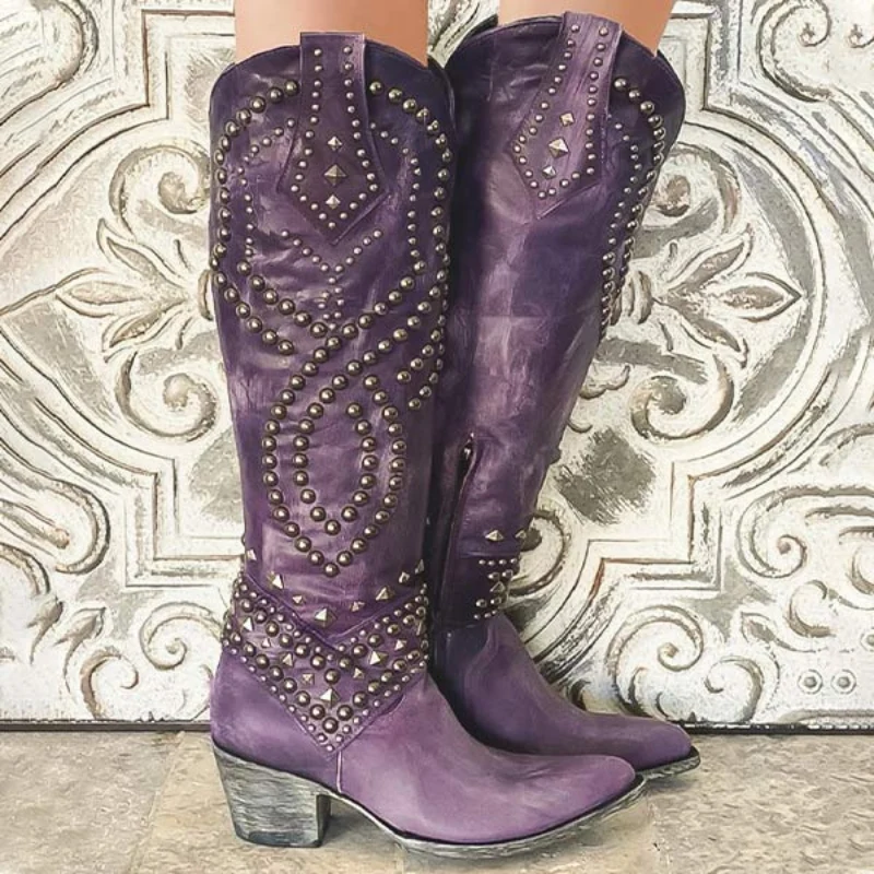 Bottes hautes à bout pointu avec perles décoratives