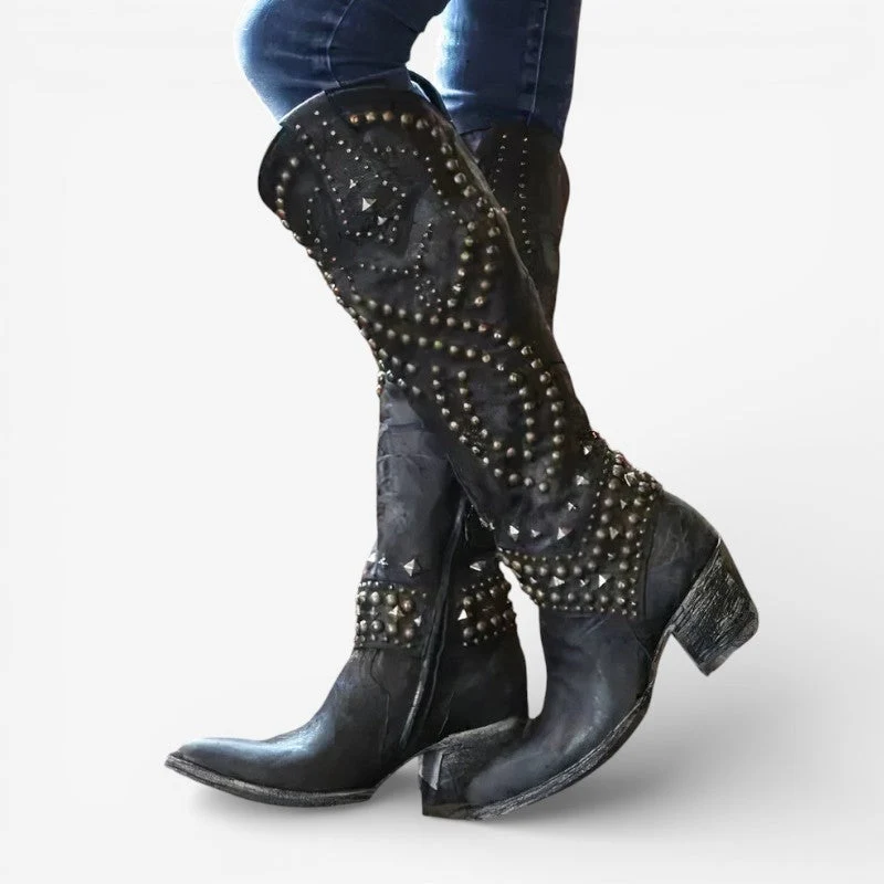 Bottes hautes à bout pointu avec perles décoratives