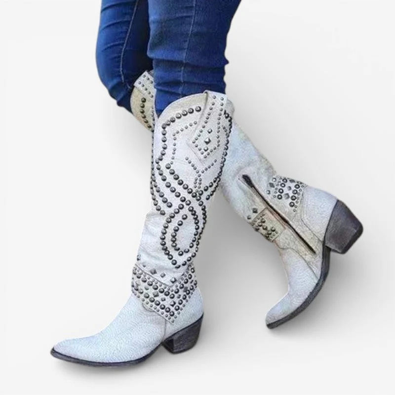 Bottes hautes à bout pointu avec perles décoratives