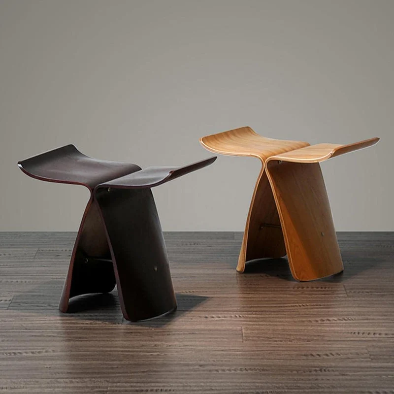 Table rectangulaire en bois avec pieds droits