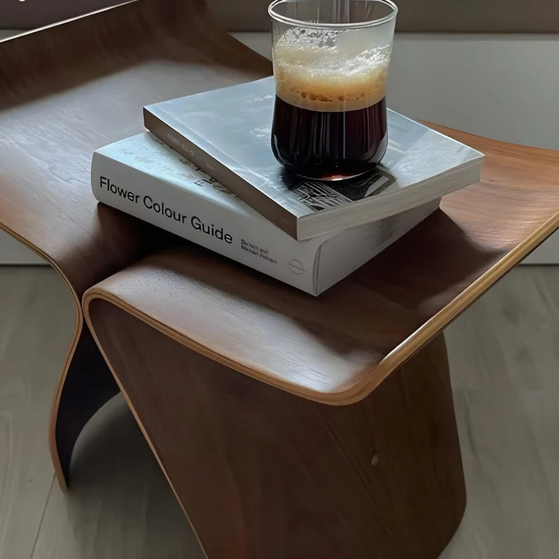 Table rectangulaire en bois avec pieds droits