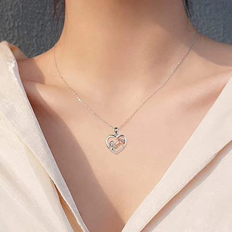 Cadeau Fête Des Mères | Collier pendentif cœur avec motif cheval