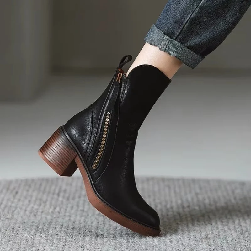Bottines Hanna à bout pointu, talon bloc et fermeture éclair latérale
