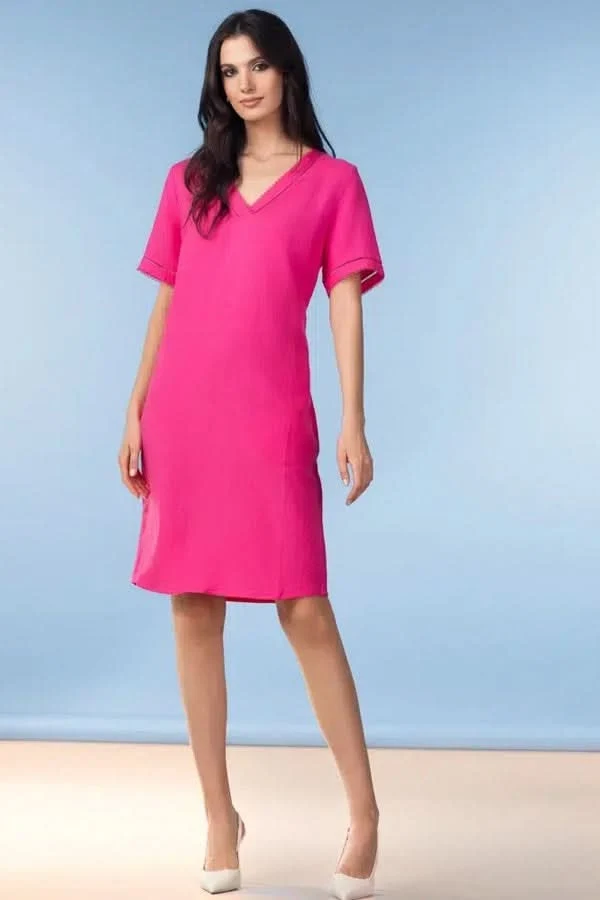 Robe droite à encolure en V
