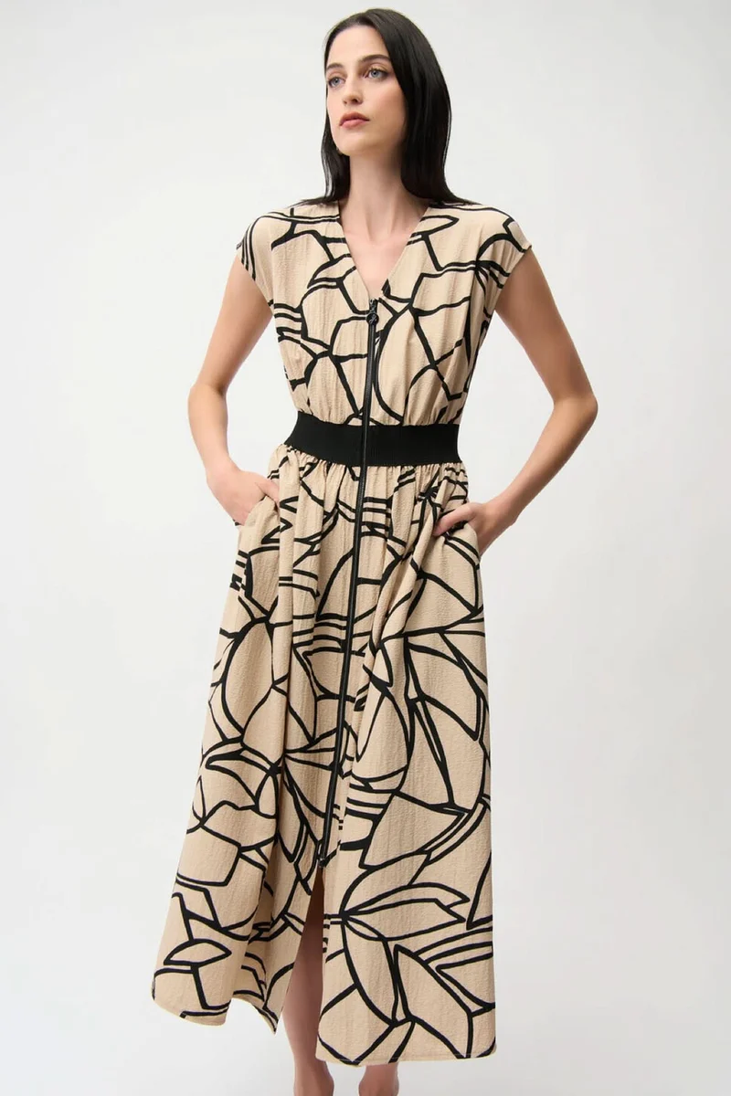 Robe imprimée à taille marquée