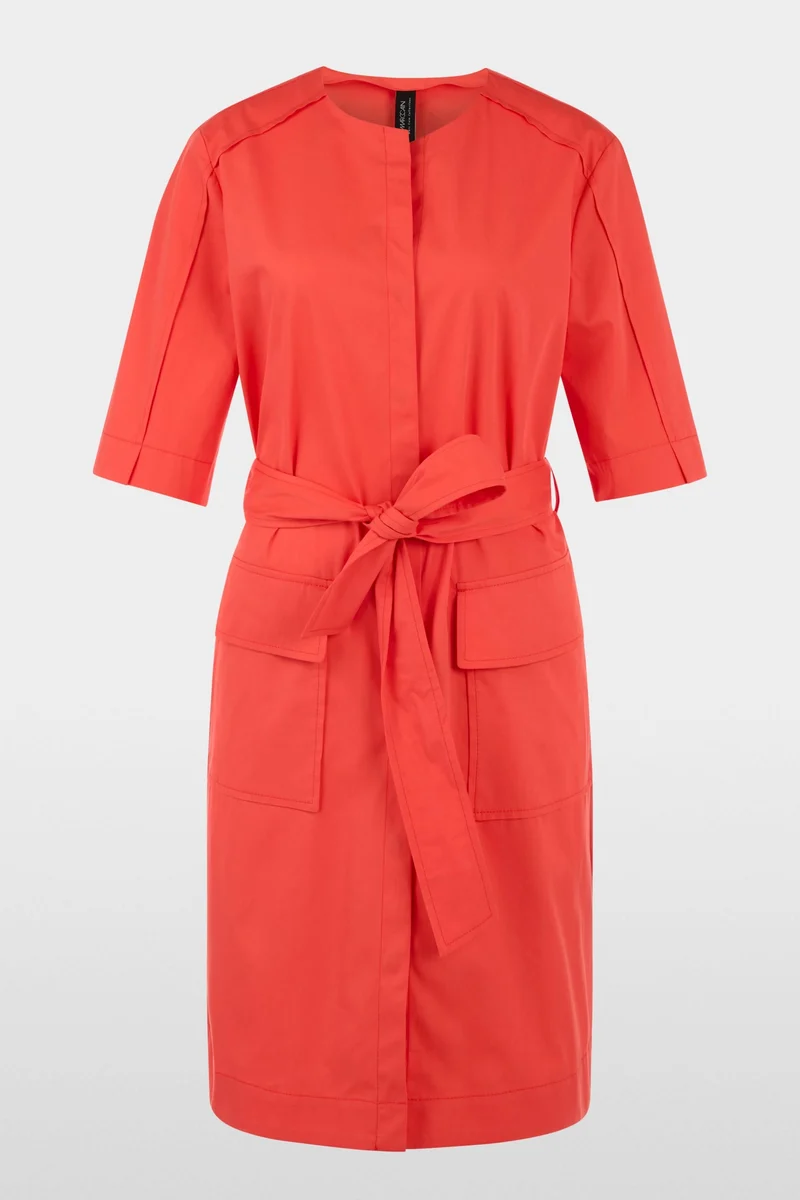 Robe ceinturée à manches courtes