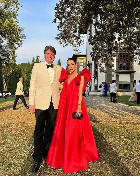 Robe de soirée longue rouge élégante et personnalisable