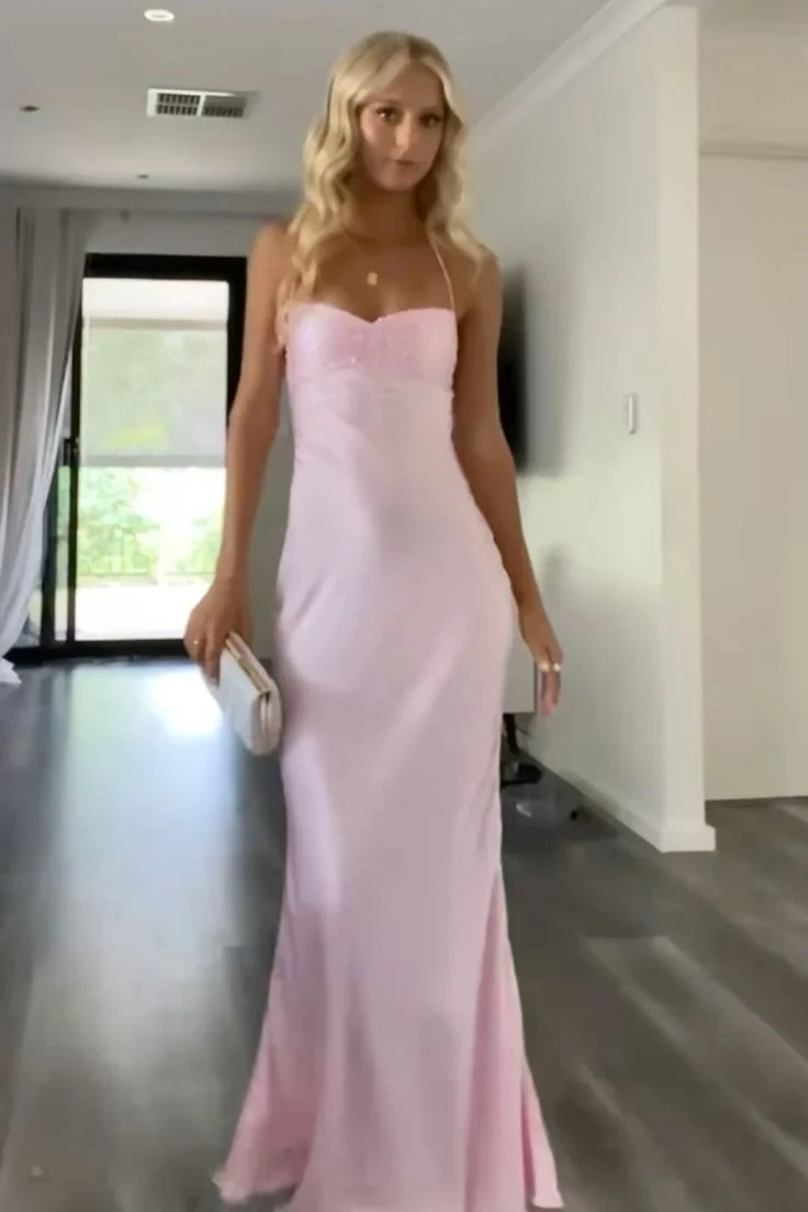 Robe de soirée longue rose à fente haute