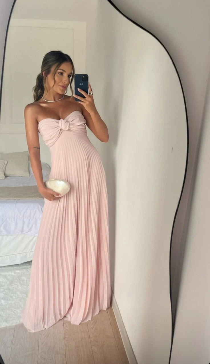 Robe de bal longue bustier trapèze plissée rose