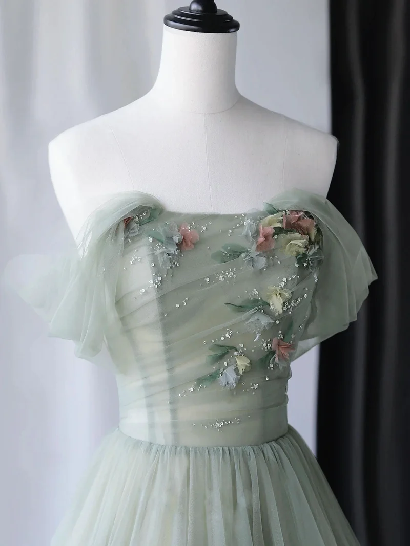 Robe de bal de fin d'année en tulle gris vert à épaules dénudées