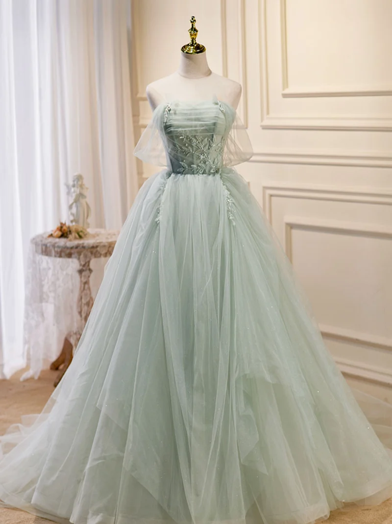Robe de bal longue verte en tulle à épaules dénudées et coupe trapèze avec détails en perles