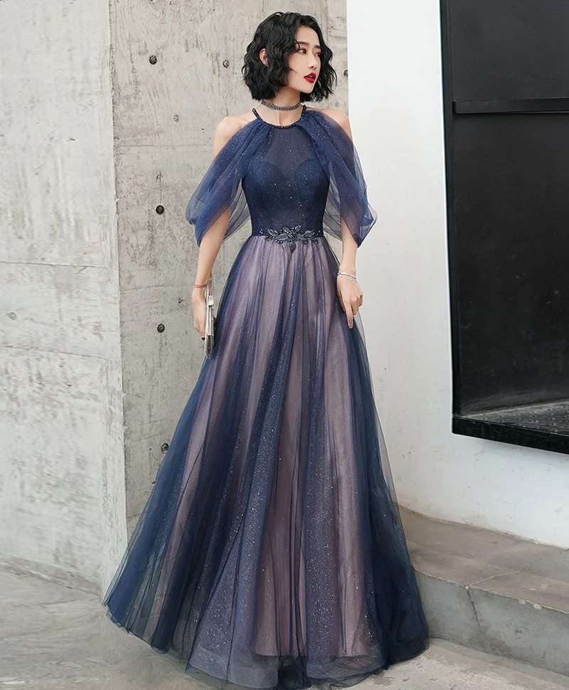 Robe de soirée longue en tulle bleu à paillettes