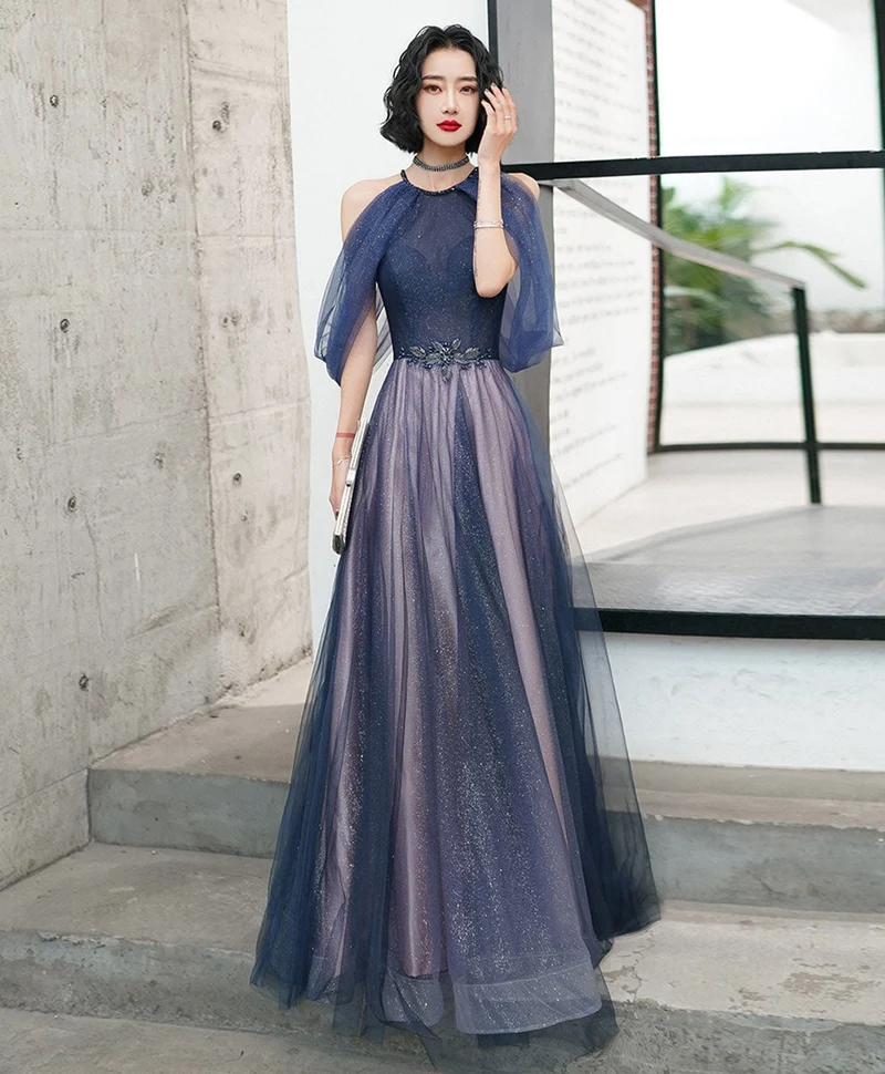 Robe de soirée longue en tulle bleu à paillettes