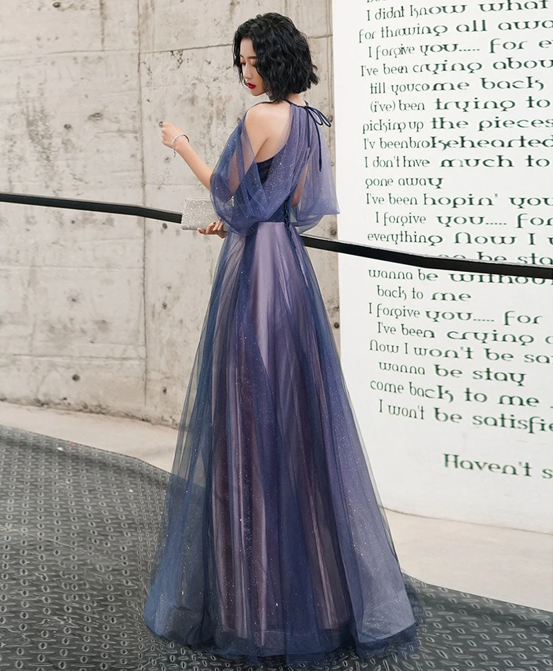 Robe de soirée longue en tulle bleu à paillettes