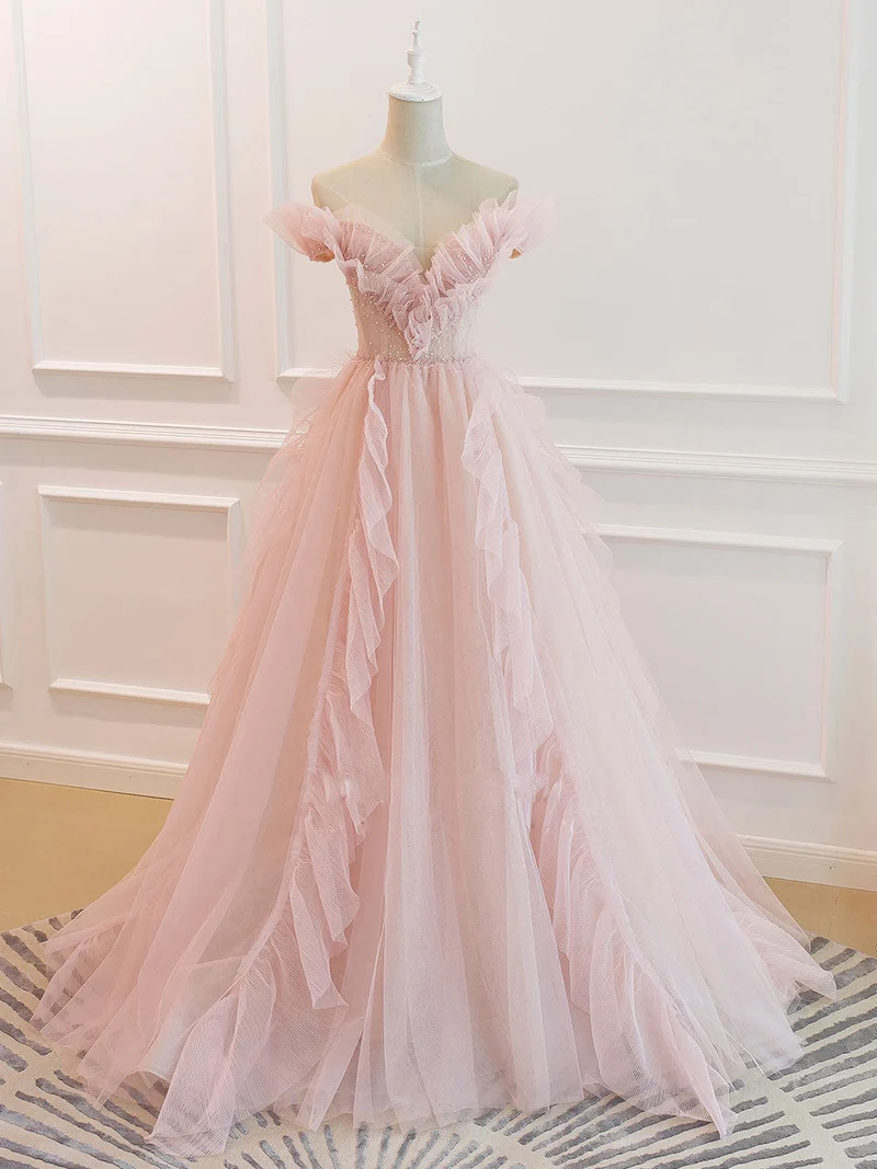 Robe de bal rose en tulle à épaules dénudées